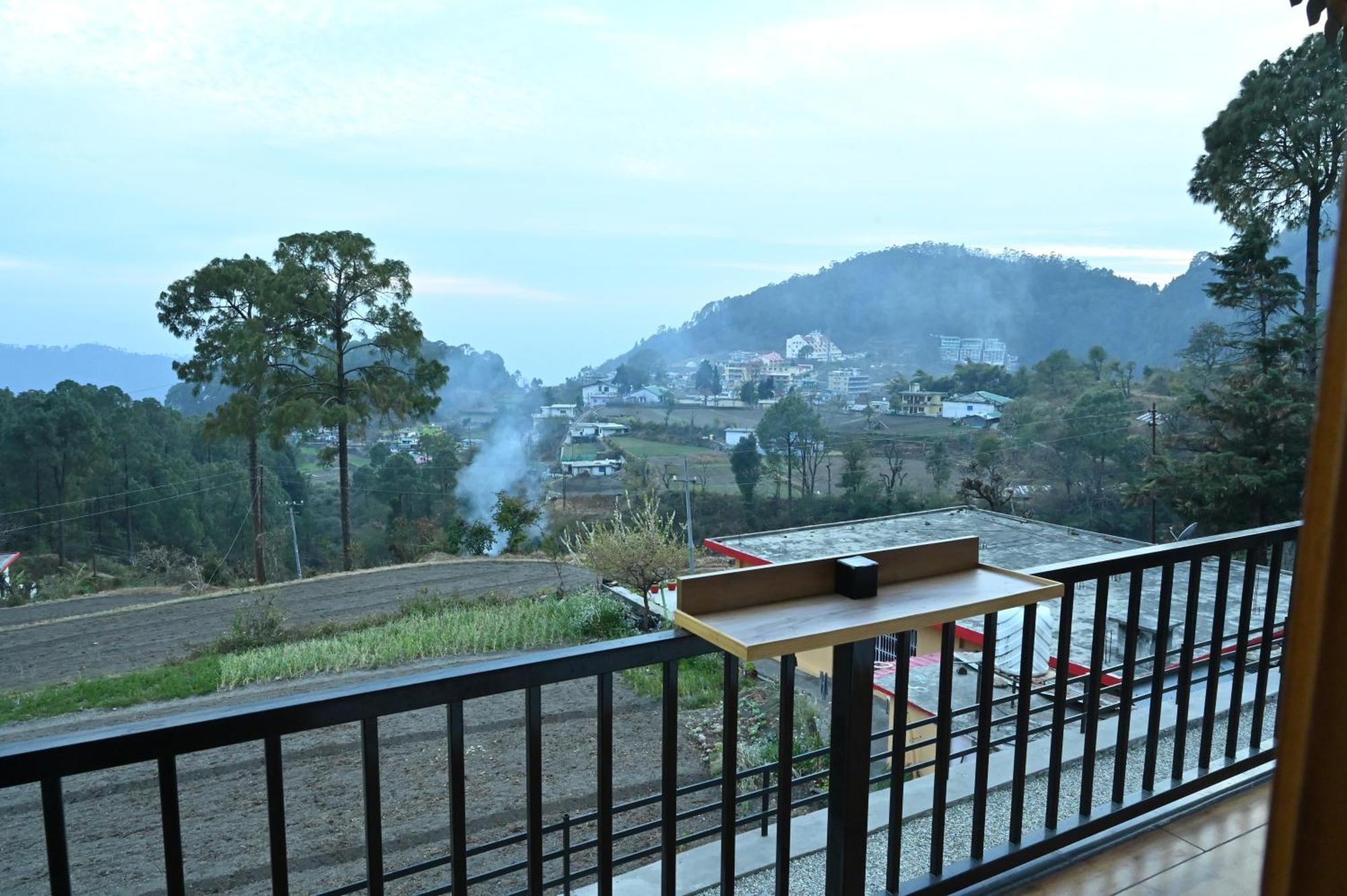 Silver Fern By The Hillside Nainital Room photo